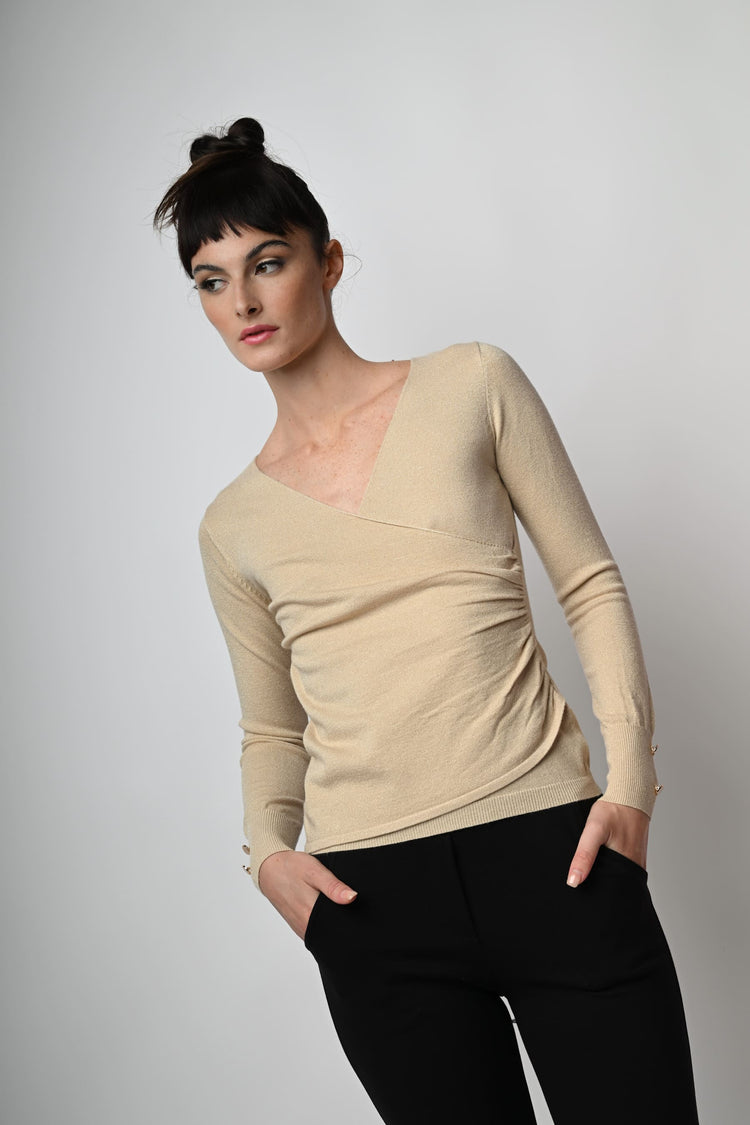 Pull con design incrociato
