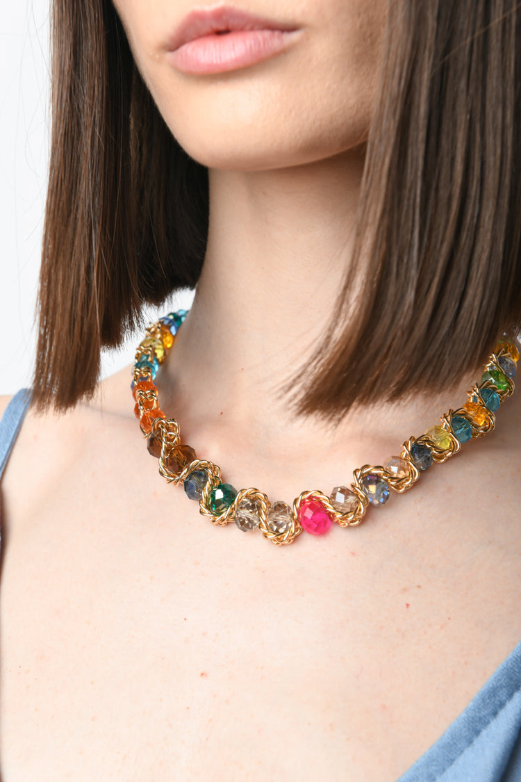 Collana con pietre colorate