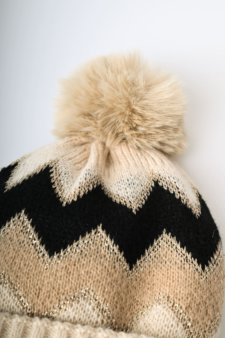 Berretto a motivo zig-zag con pompon