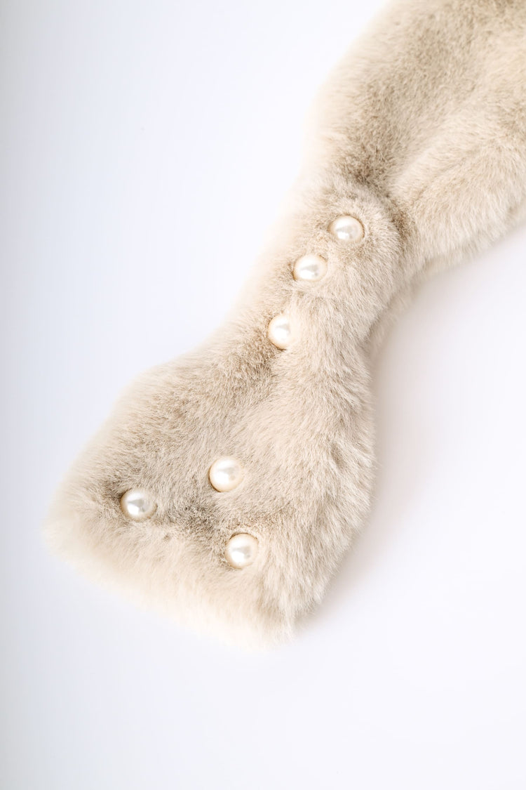 Sciarpa in faux fur con perle