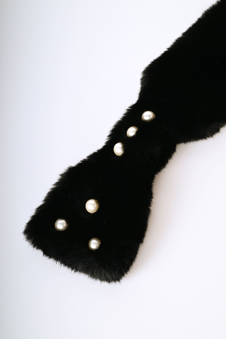 Sciarpa in faux fur con perle