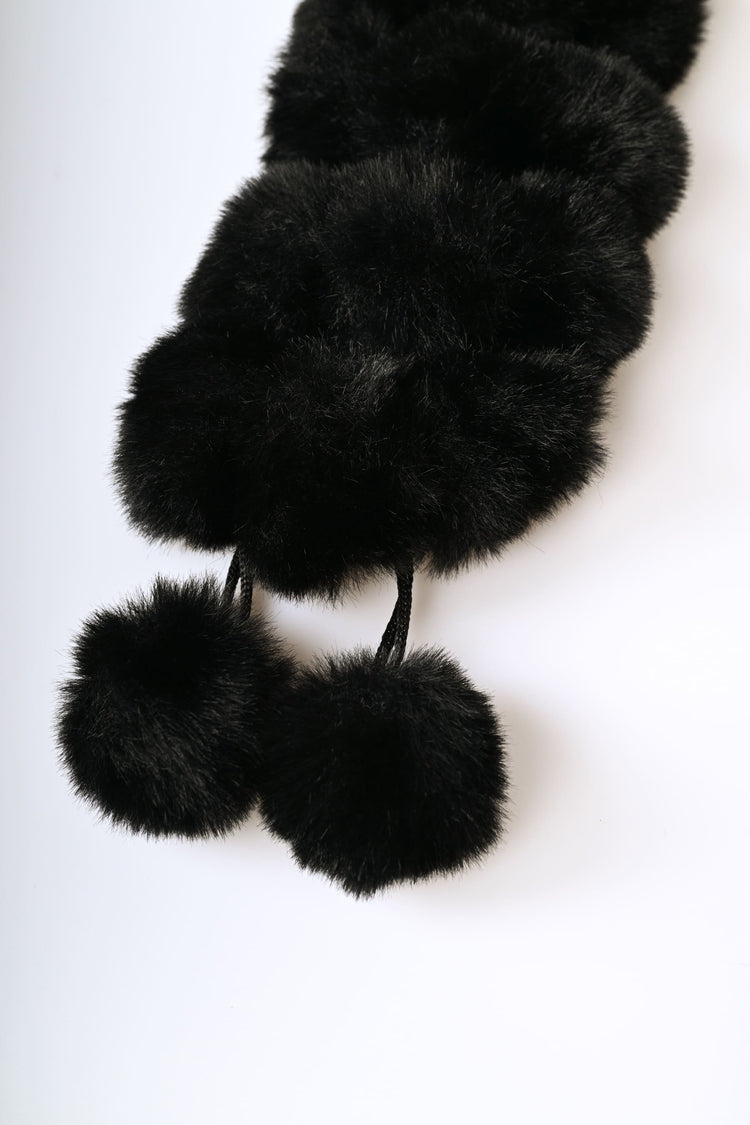 Sciarpa in faux fur a pompon