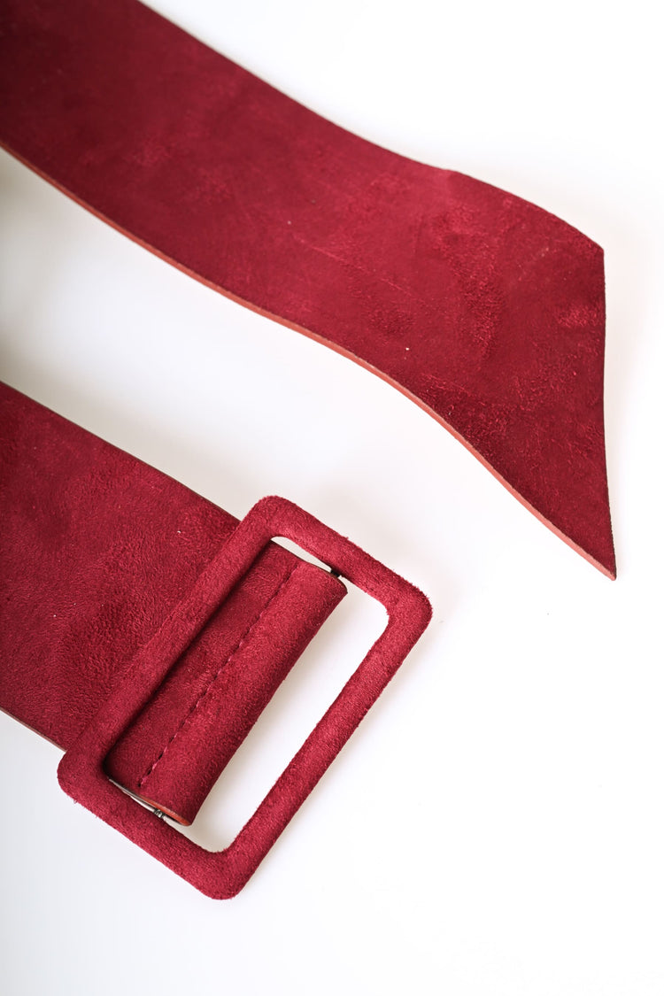 Cintura in faux suede con borchie