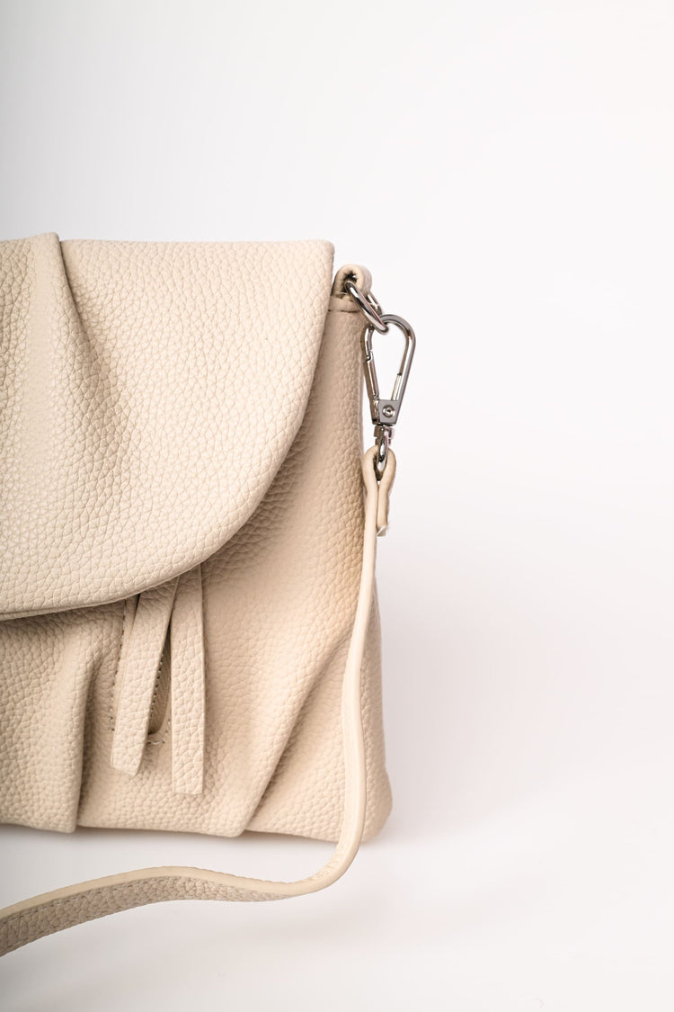 Borsa in similpelle martellata