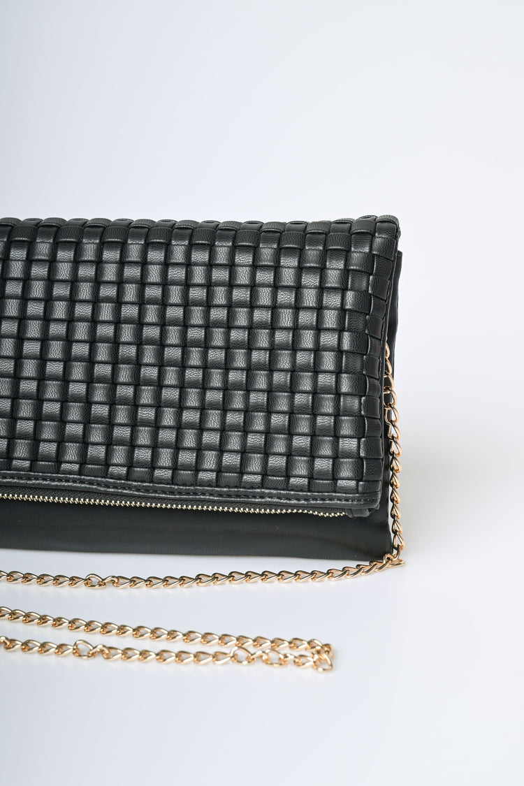 Pochette in similpelle intrecciata con zip