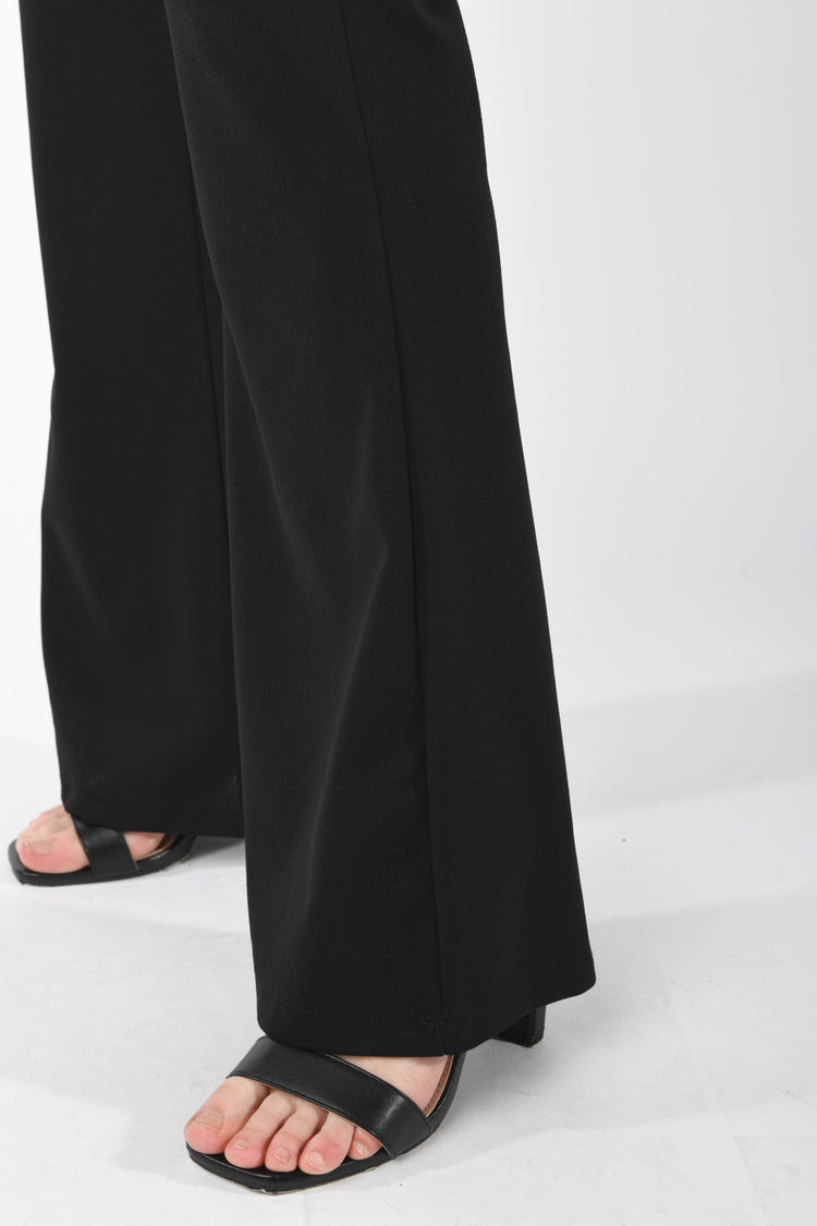 Pantaloni a gamba svasata