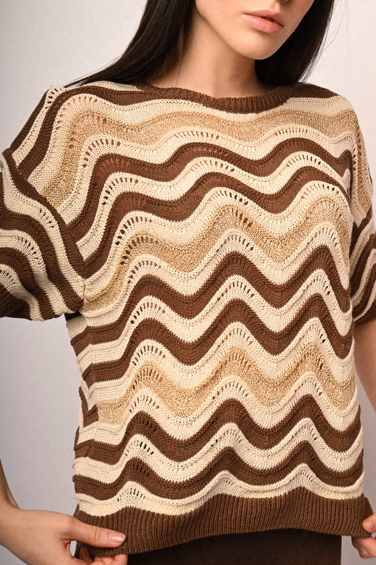 Pull in maglia crochet a righe ondulate