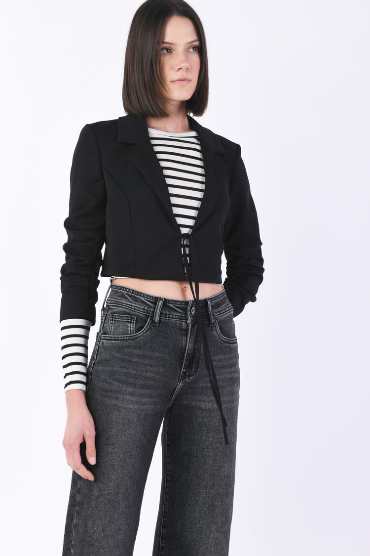 Blazer crop con maniche arricciate