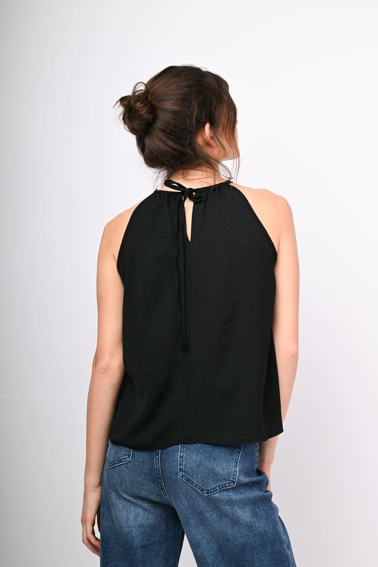 Top in crêpe con nastrino