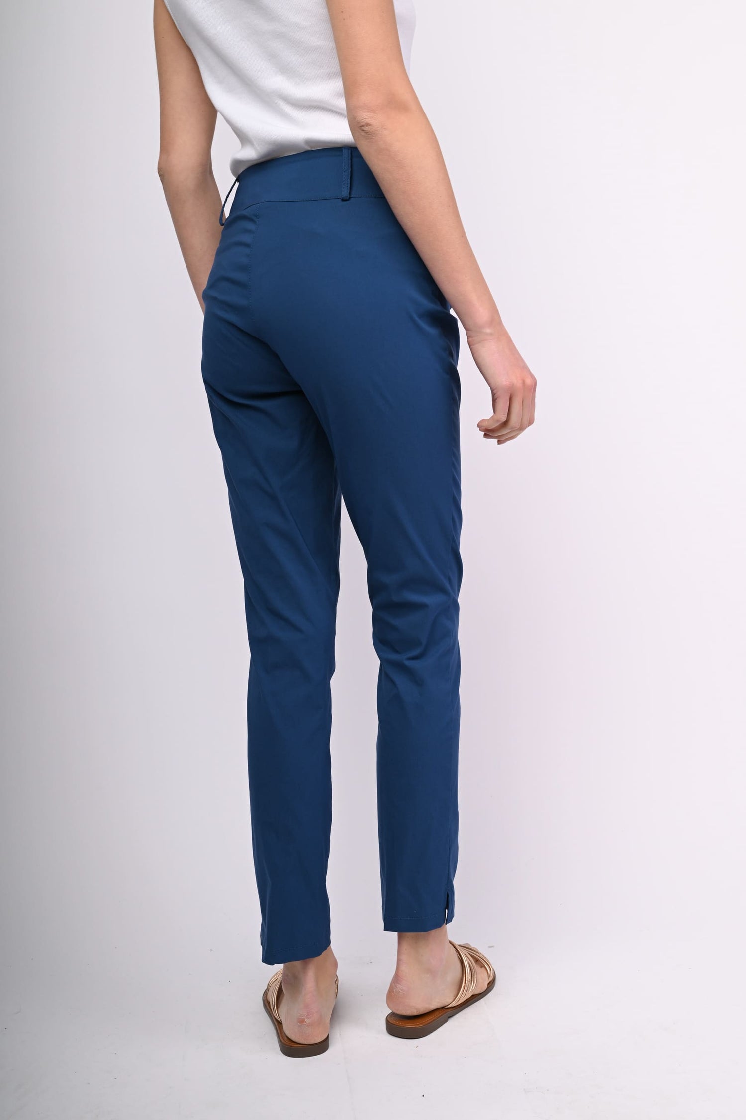 7416T250AV-24_4_4_c625d77e-09c7-4421-bc8c-2e339a0f2e71