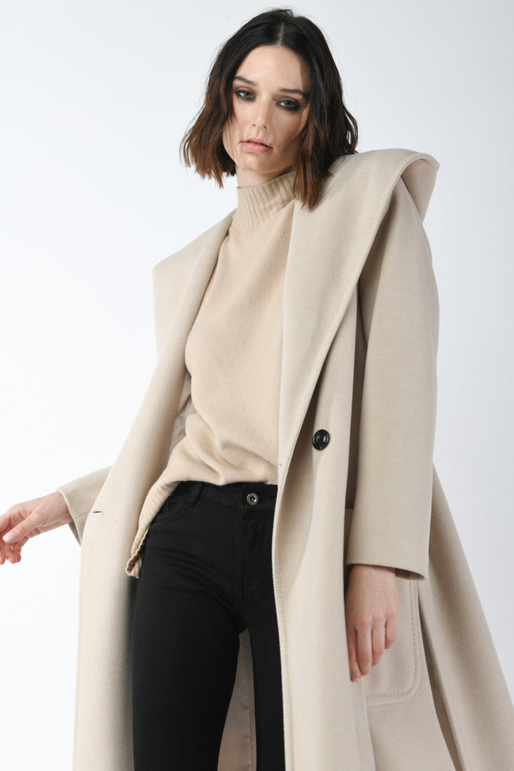 Cappotto con cappuccio e cintura