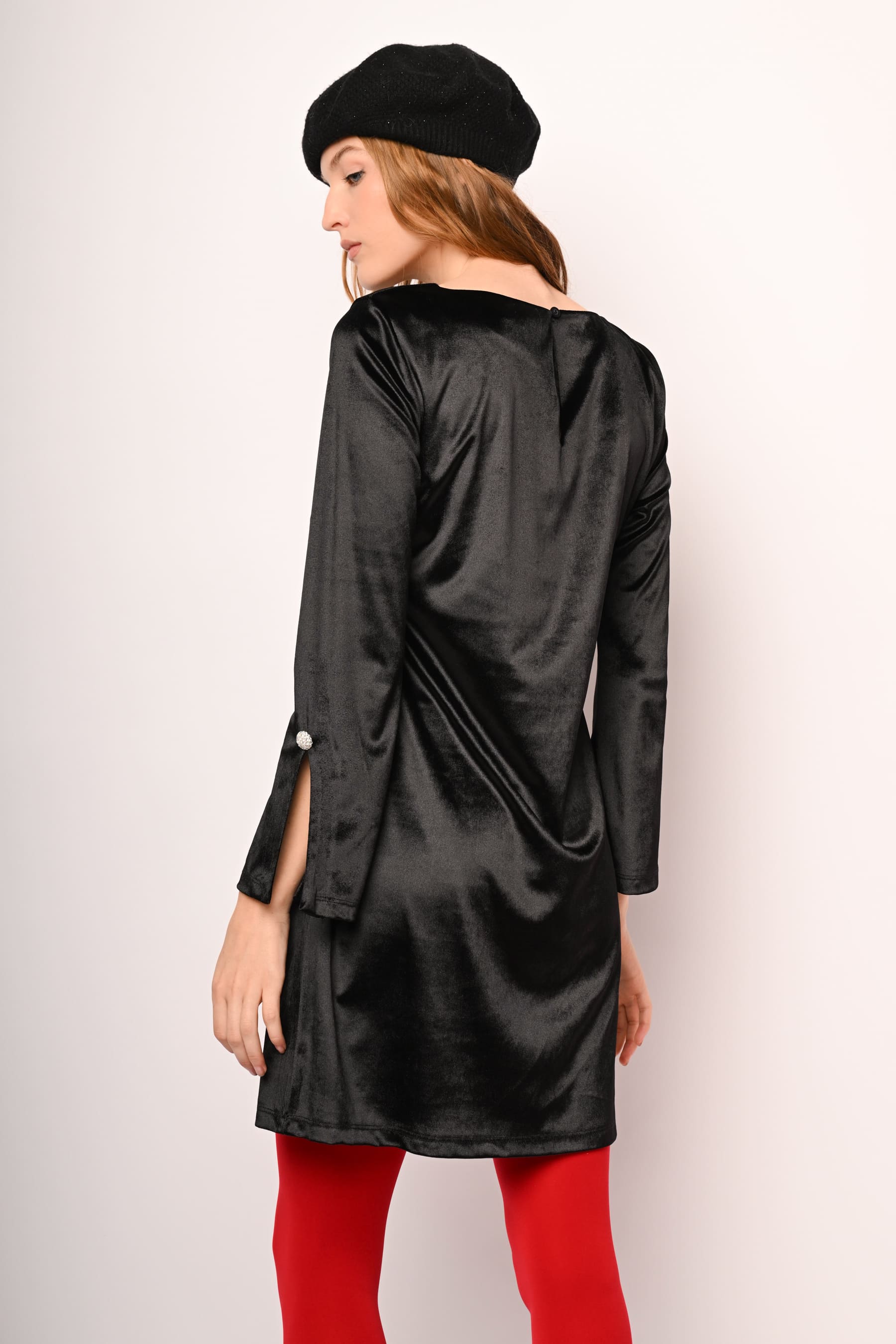 Abito in velluto con bottoni gioiello