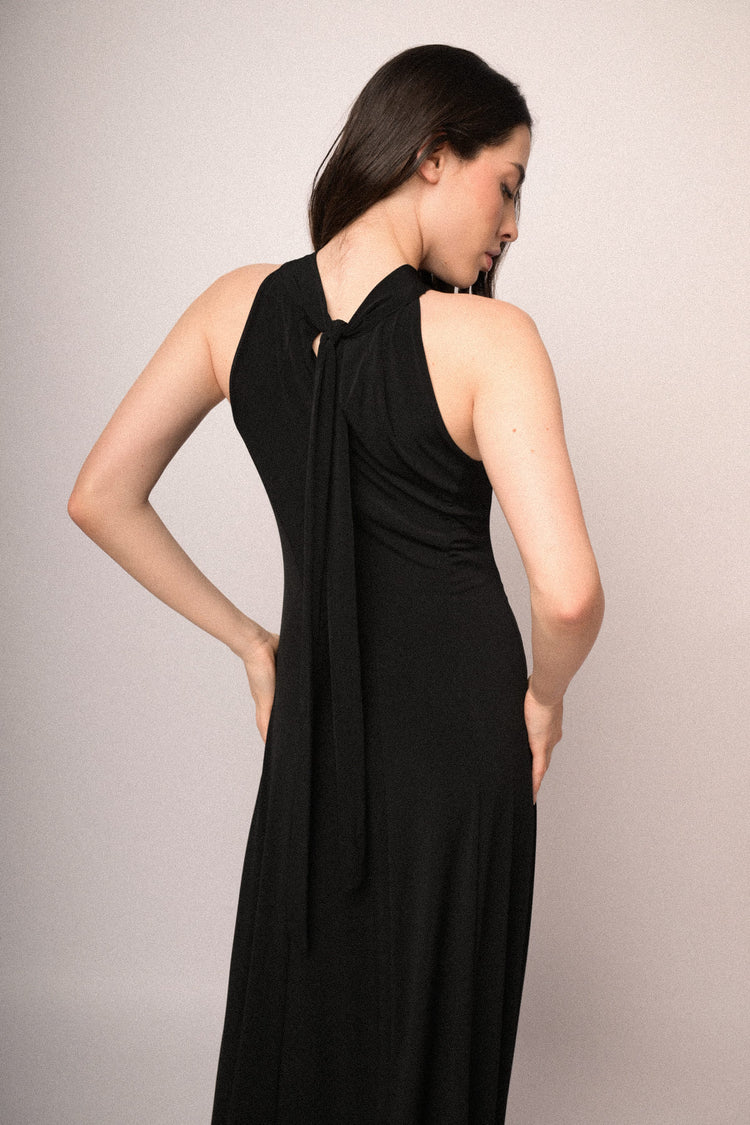 Abito lungo halter nero con cut-out