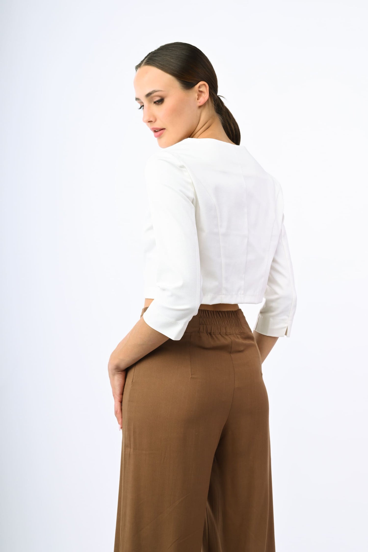 AA4BI-24_3_3_8e1bd744-697f-4f71-a290-395ea8860186