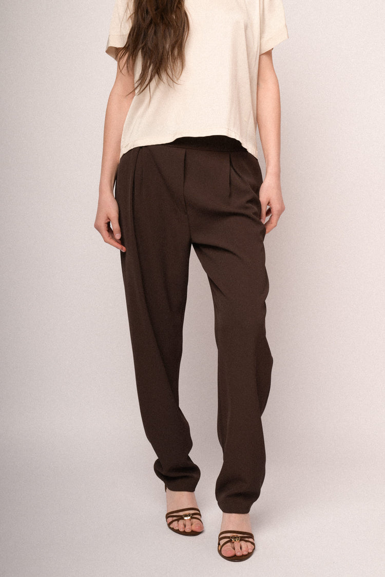 Pantaloni basic testa di moro con pinces