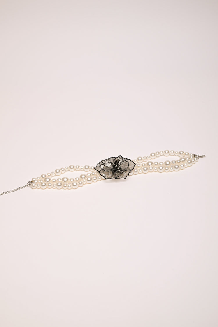 Choker con fiore 3D e perle