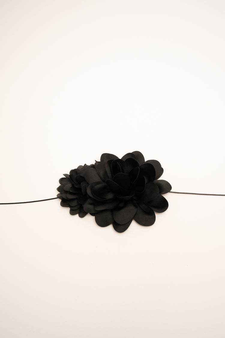 Cintura sottile nera con fiori 3D