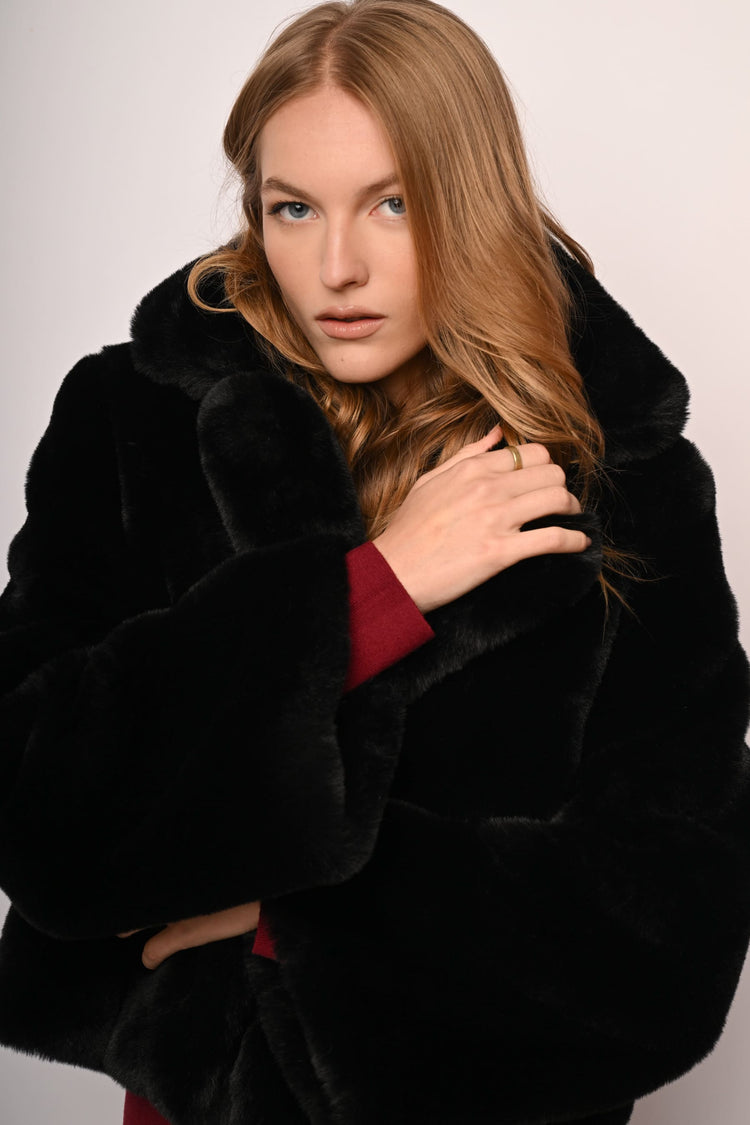 Giacca corta in faux fur