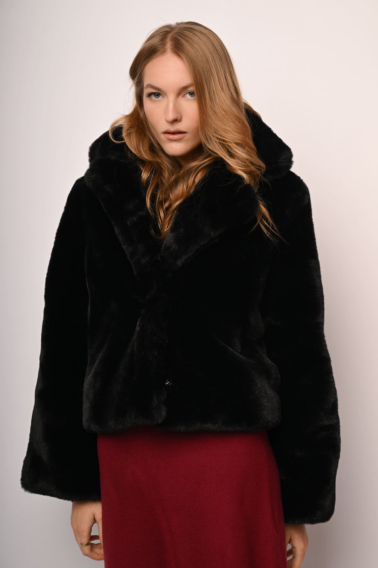 Giacca corta in faux fur