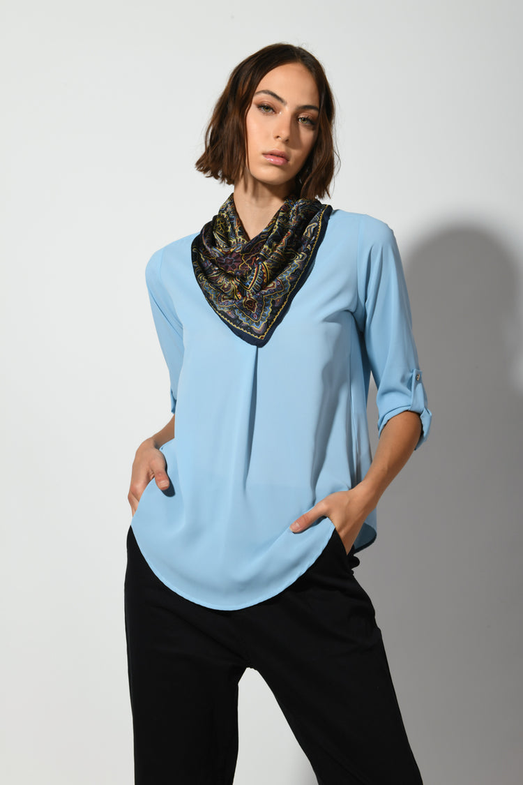 Blusa con scollo a V