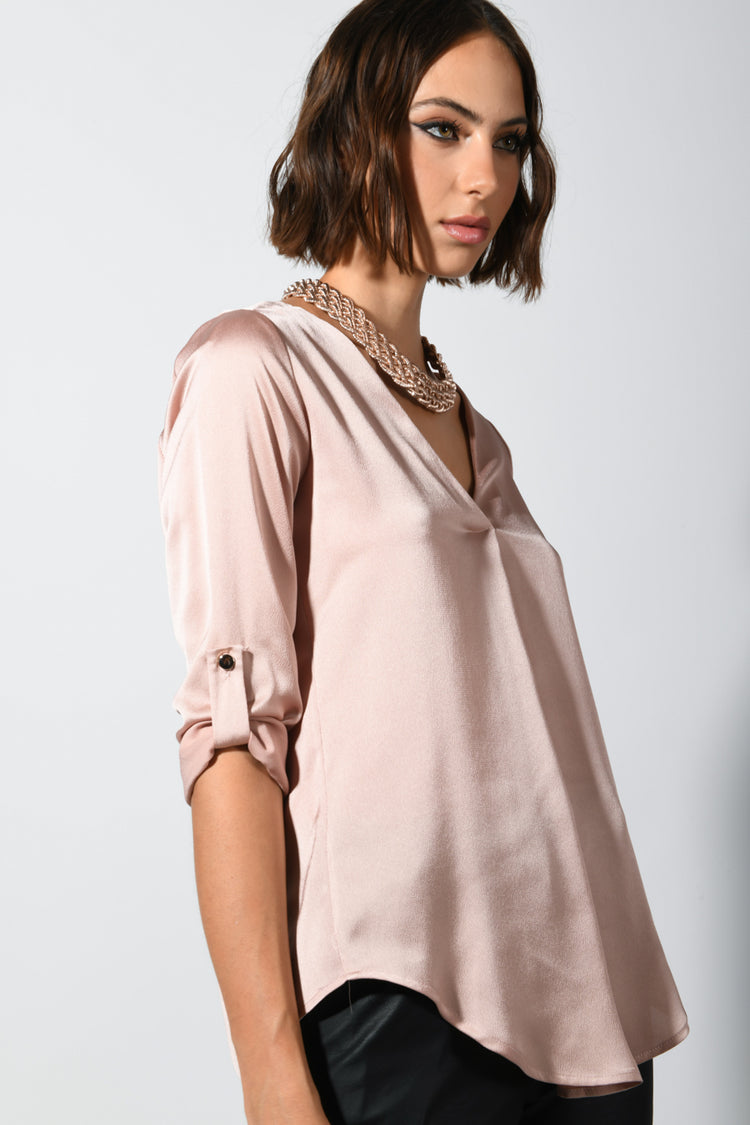 Blusa in raso con scollo a V