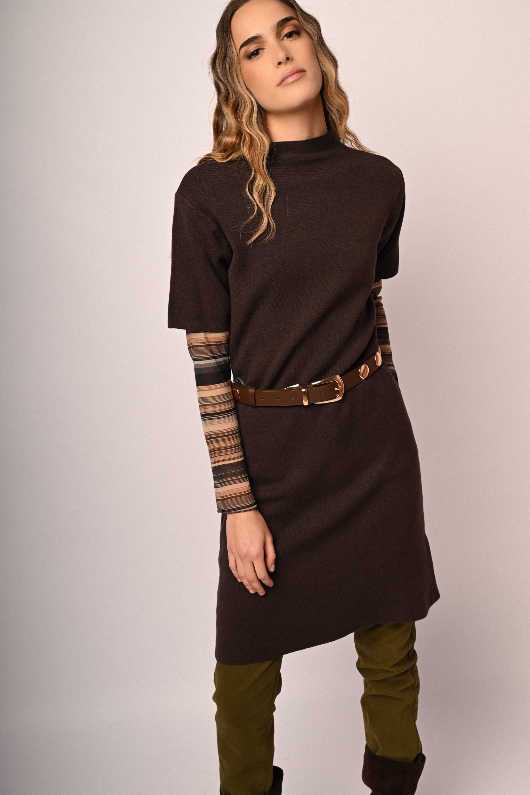 Abito in maglia con collo a lupetto