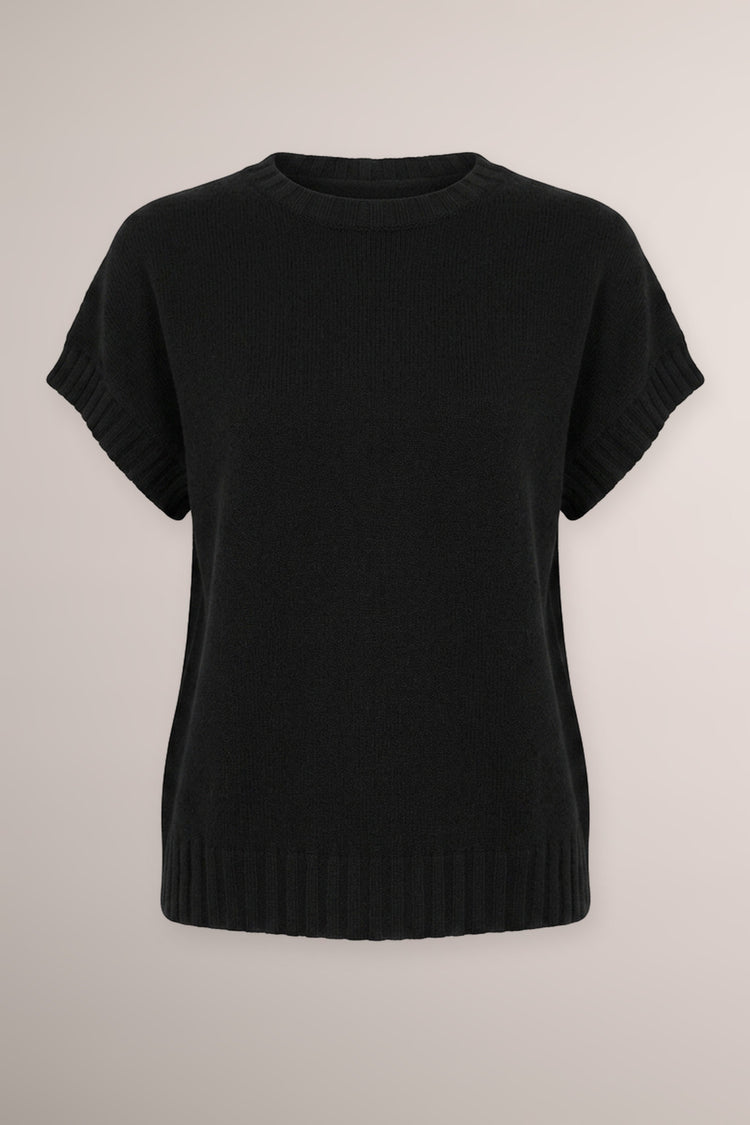 Pull in maglia nera con maniche ad aletta