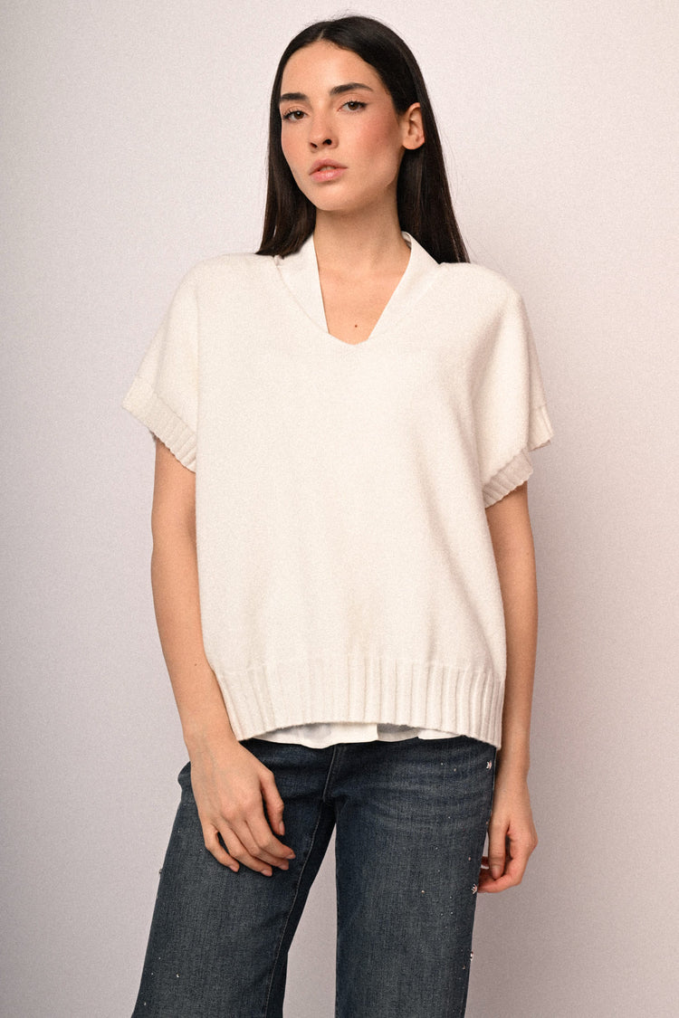 Pull con scollo a V e mezze maniche