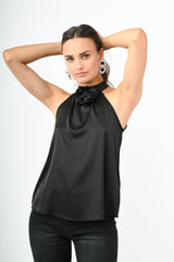 Top halter con rosa