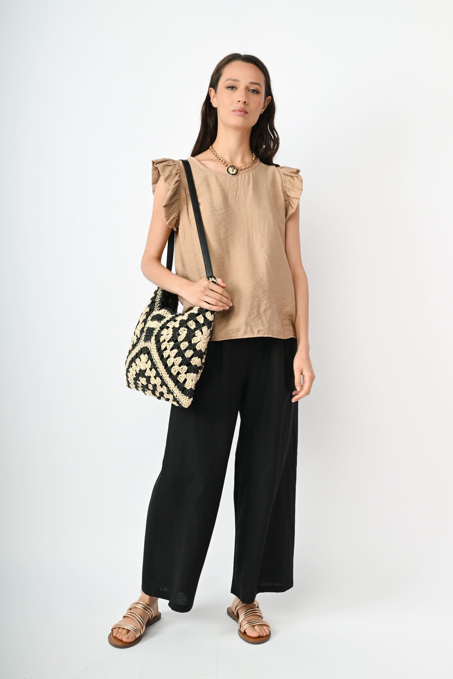 BN18276CM-24_4_4_c9a3fd58-90dd-41d4-8f79-106f9e94254a