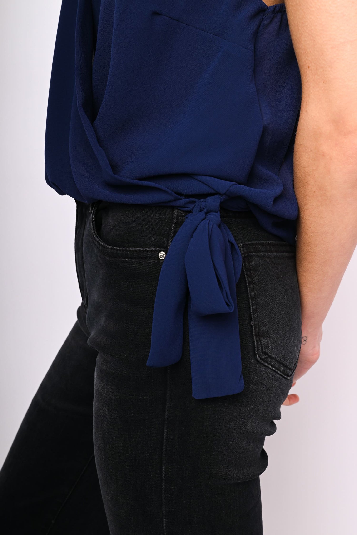 BN38234BL-24_4_4_6bba103b-b906-45e8-931e-6e4cb1dabeb5