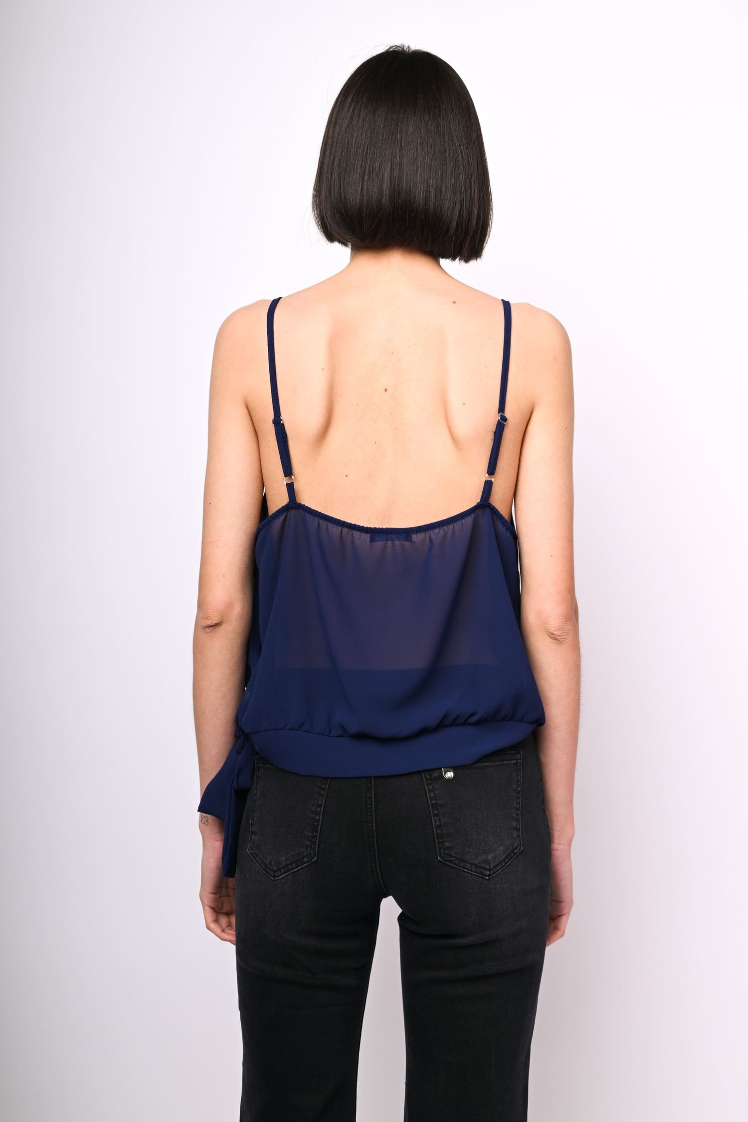 BN38234BL-24_5_5_a1f6fc6d-d866-41a3-b8e7-75ebdabd7870