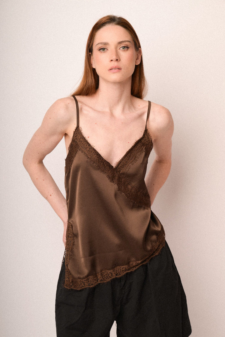 Top in raso con pizzo cioccolato