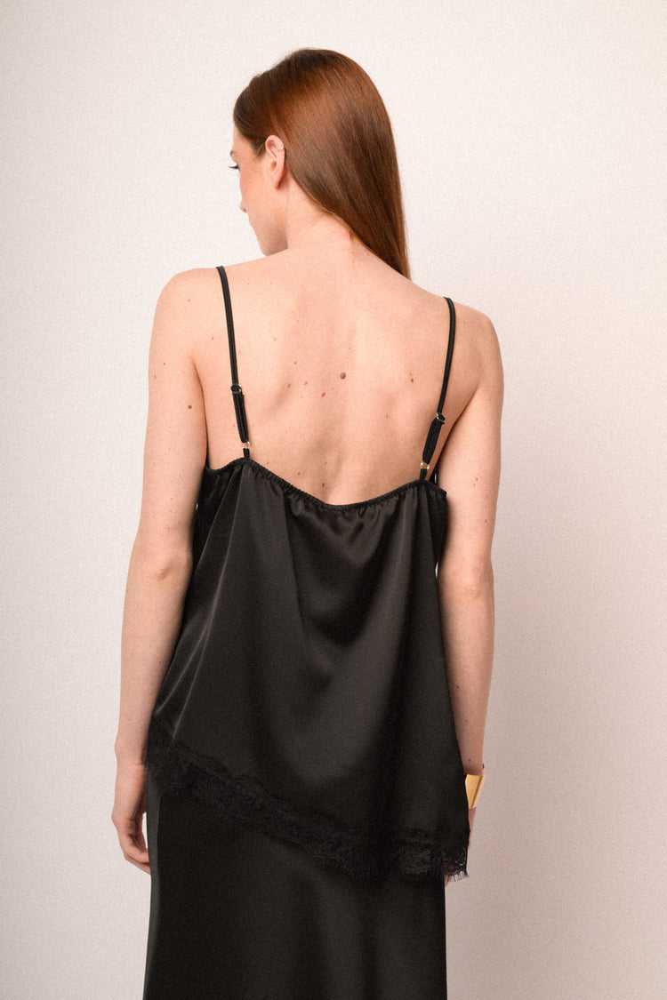 Top in raso con pizzo nero