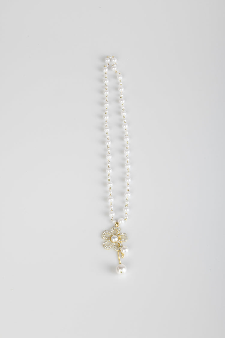 Collana con pendente a fiore