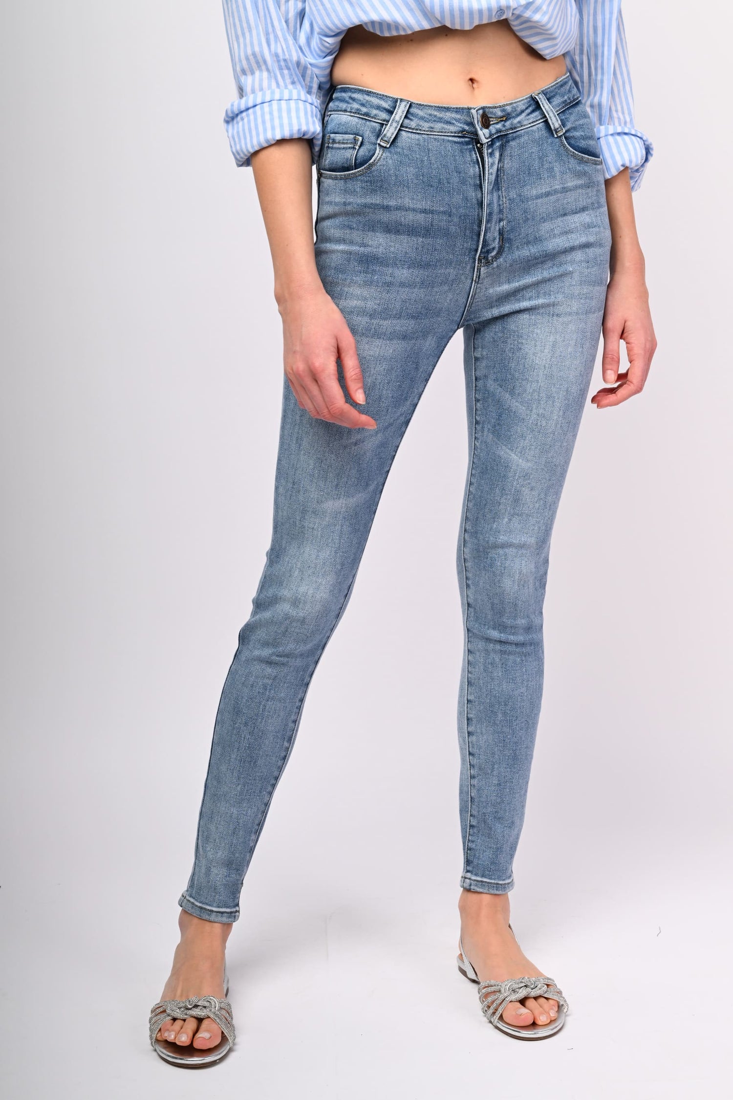 CGCR8236JE-24_2_3_48627ac4-4d39-4545-a279-cefd0ee408f1