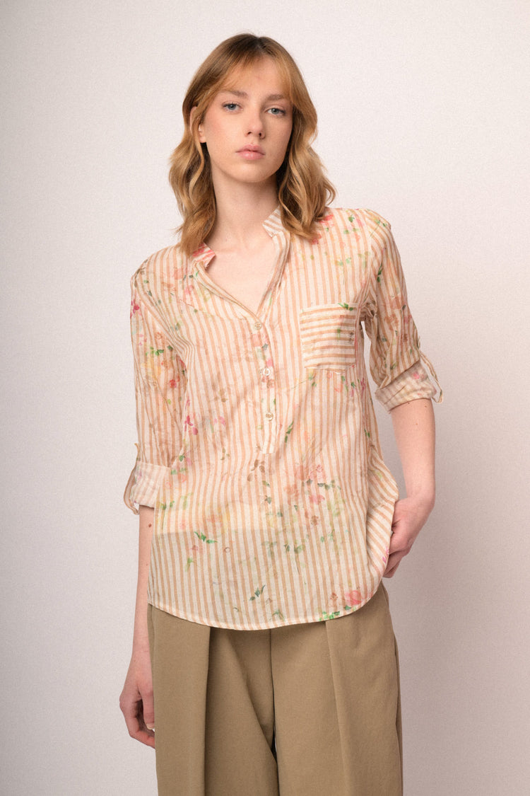 Casacca con bottoni riga e fiori