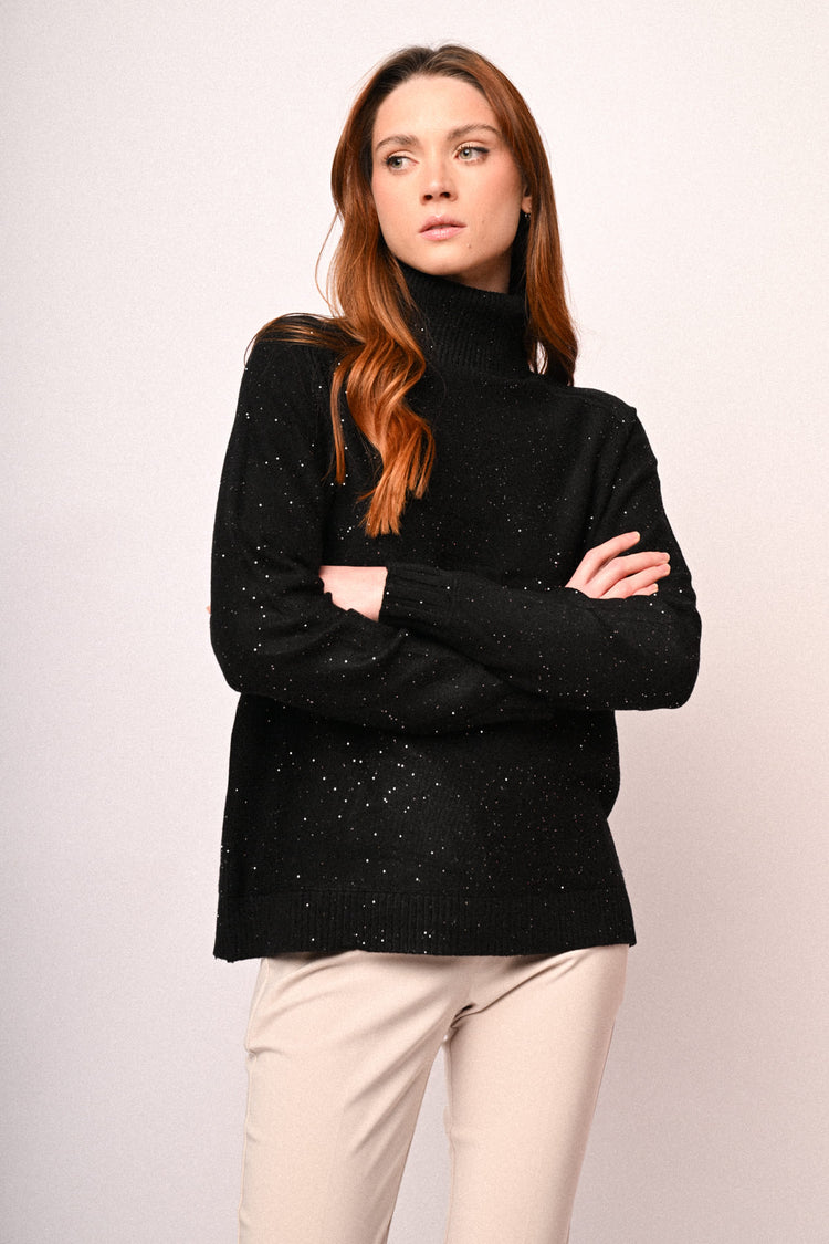 Dolcevita con mini paillettes all-over
