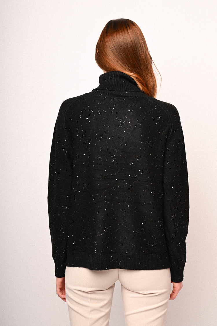 Dolcevita con mini paillettes all-over