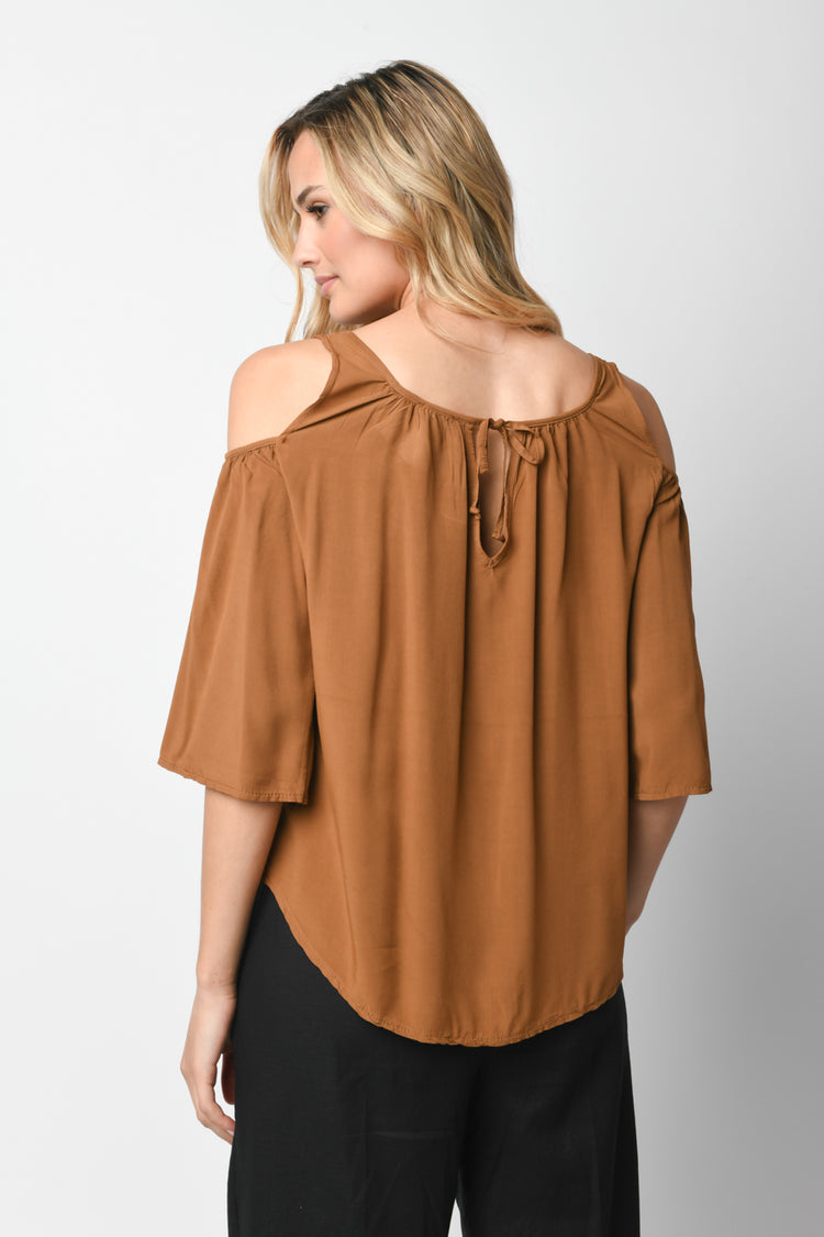 Blusa in viscosa con cut-outs