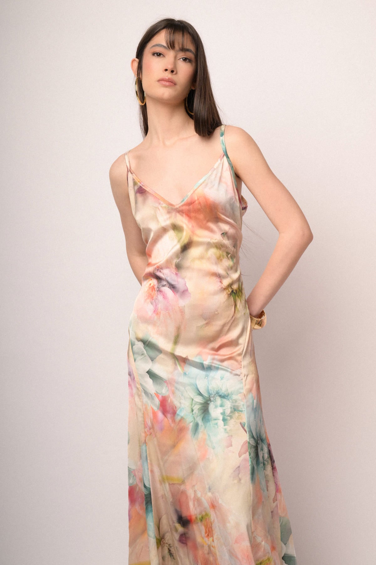 Abito lungo bretelle fiore sfumato