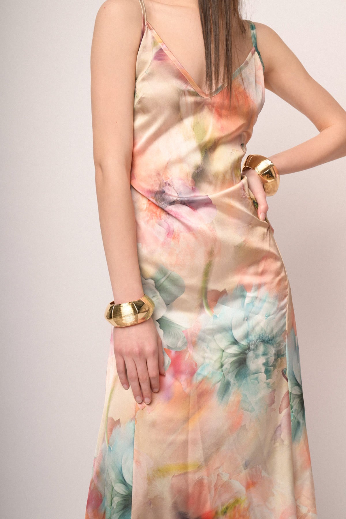 Abito lungo bretelle fiore sfumato