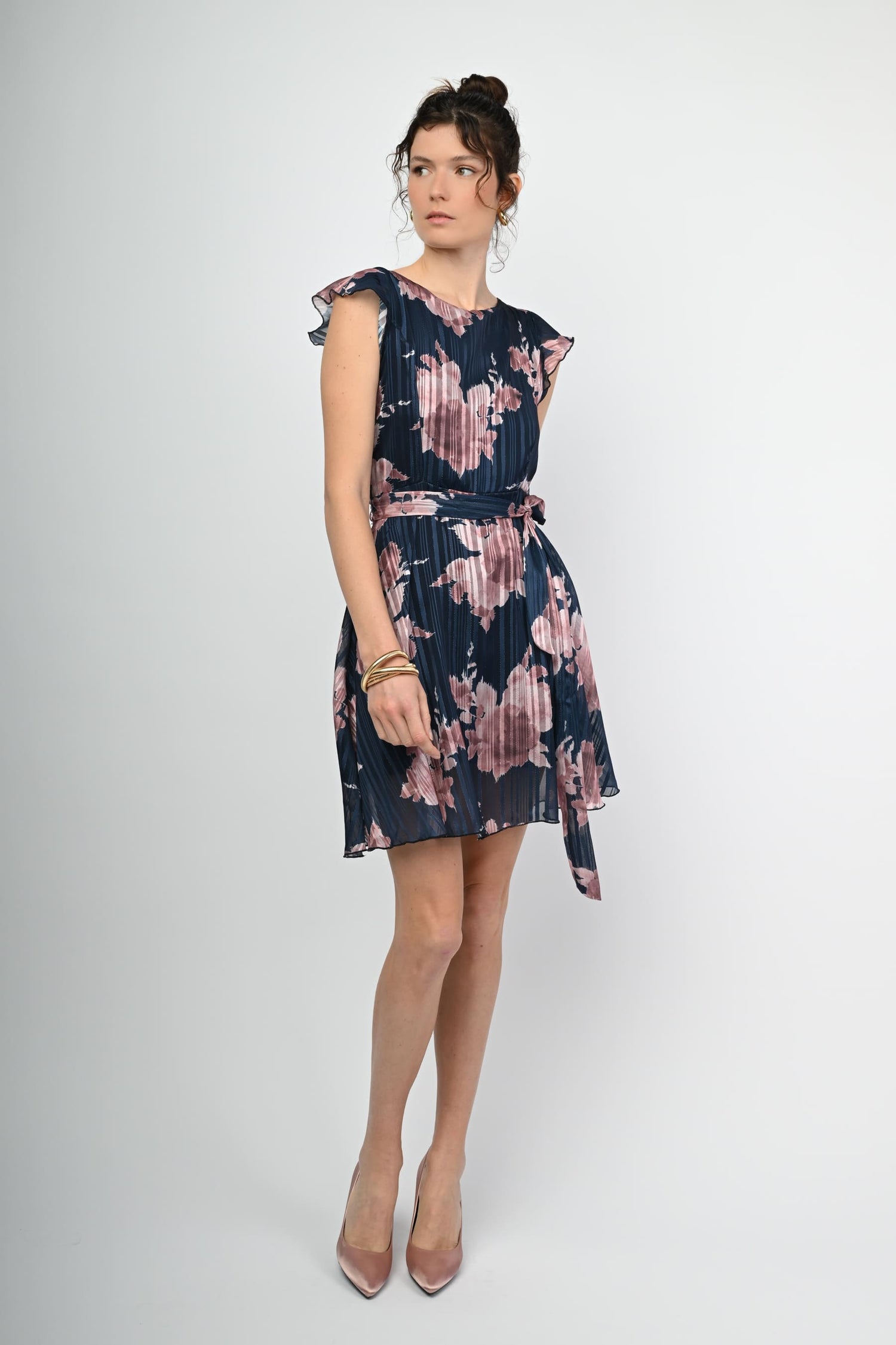 DEV90563ST08FABL-24_8_8_26d9bef0-ff83-4967-9cec-ce969b55d568