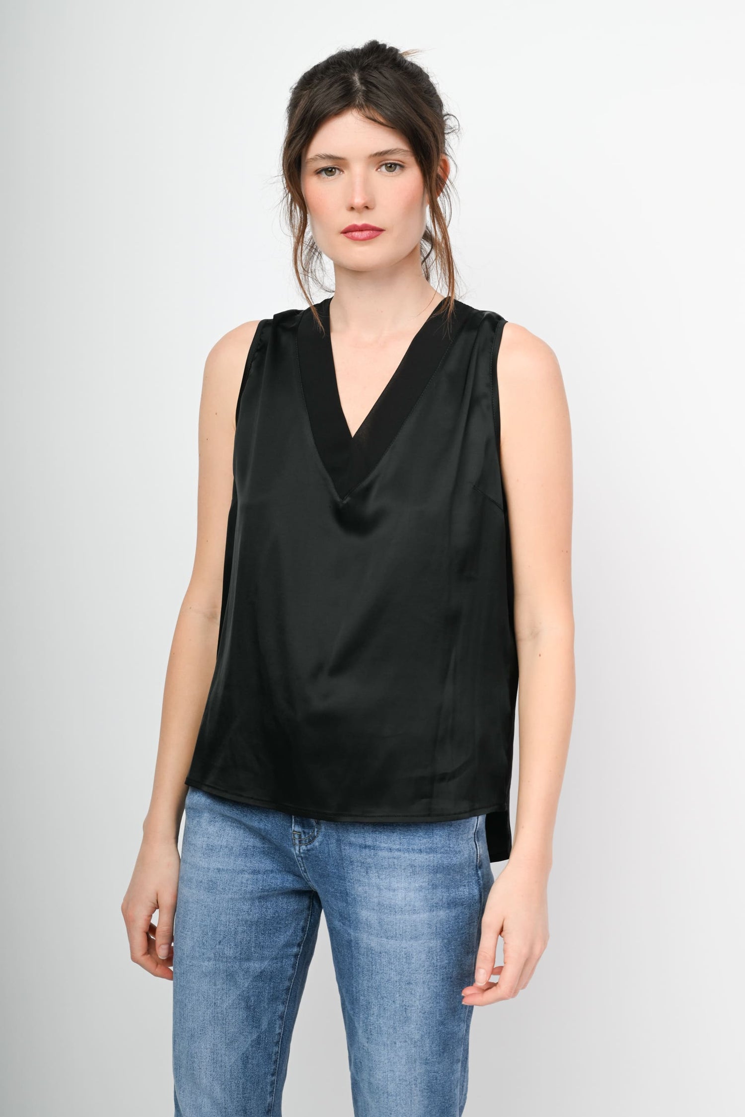 DLEAA039NE-24_2_7_38b3415c-a3f6-4947-b63c-aa5cfd695d72