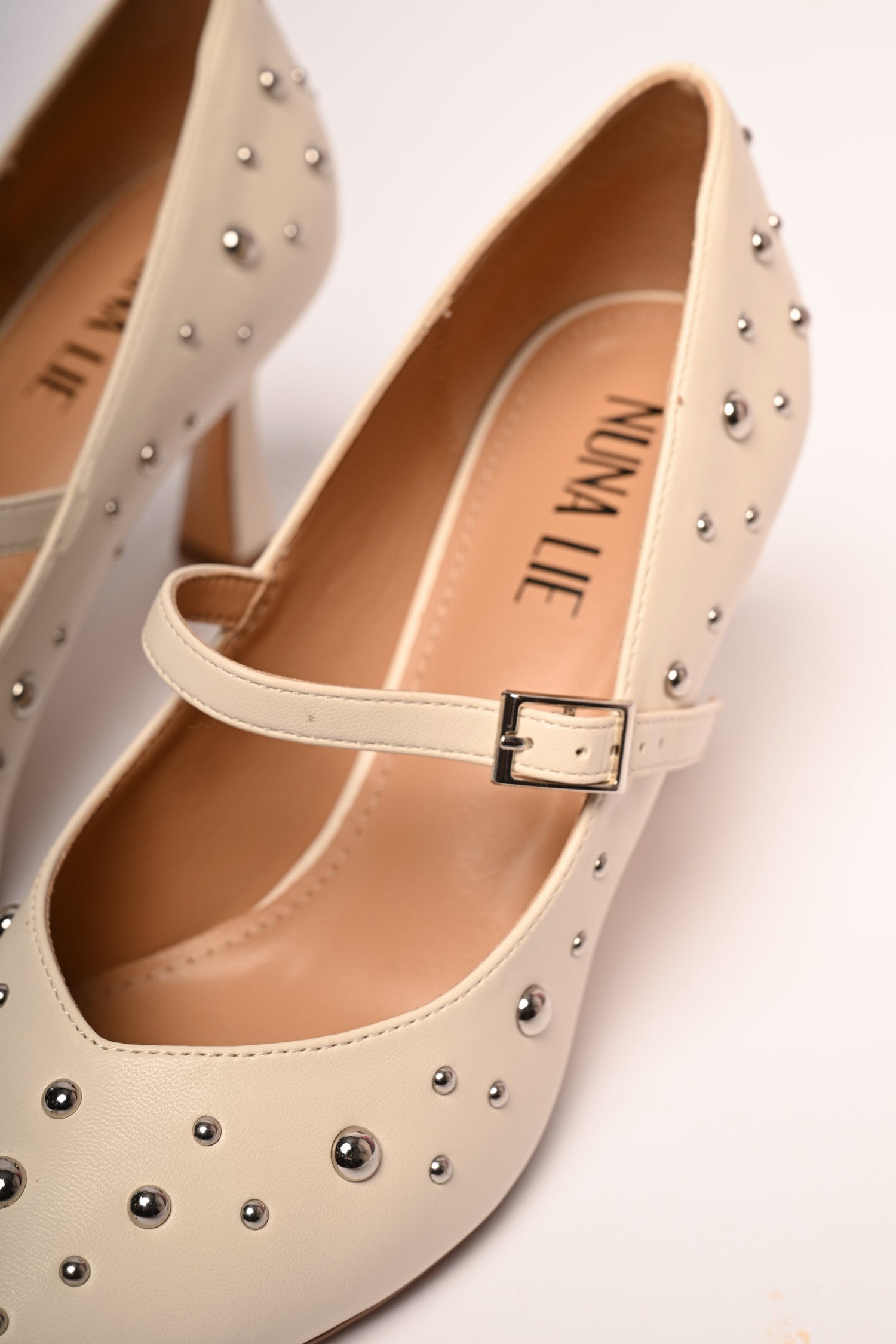 Décolleté con borchie decorative – Nunalie - Main Image