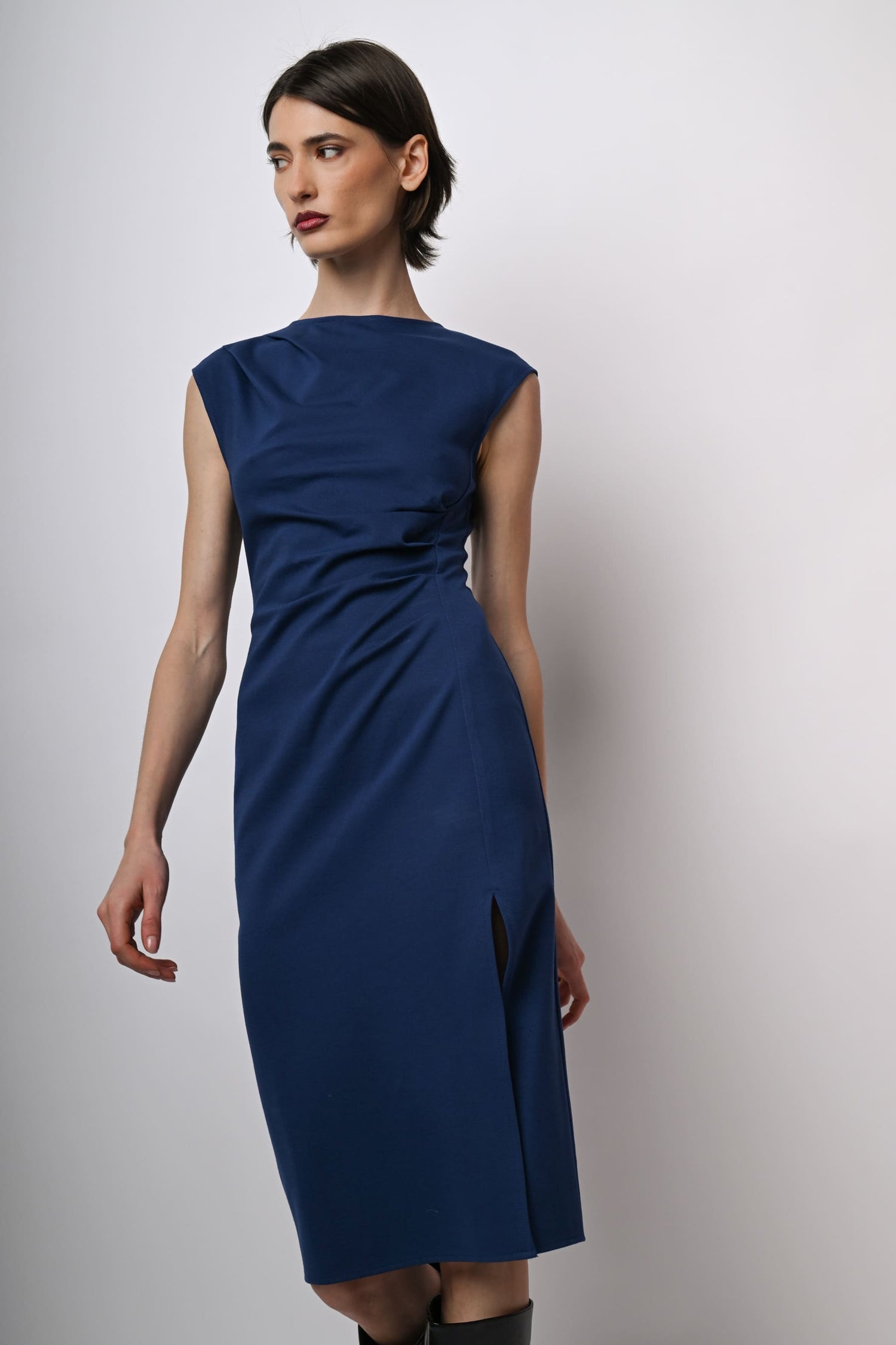 Abito a tubino con spacco – Nunalie