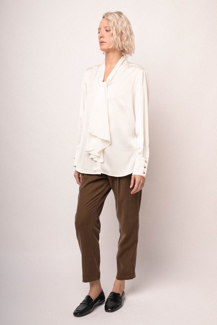 Camicia con laccio cravatta