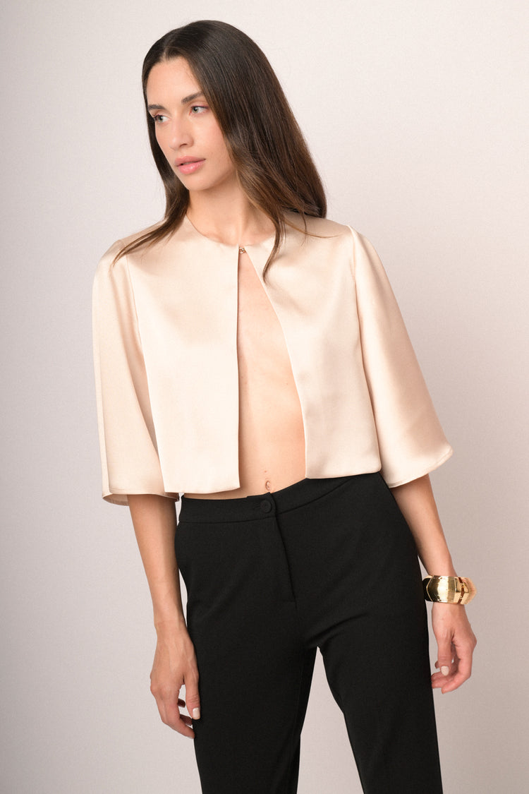 Bolero raso con bottone
