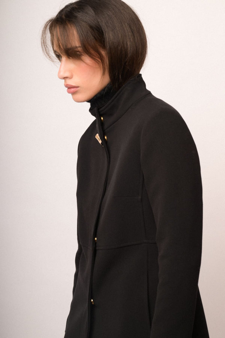 Cappotto crepe bottone gioiello