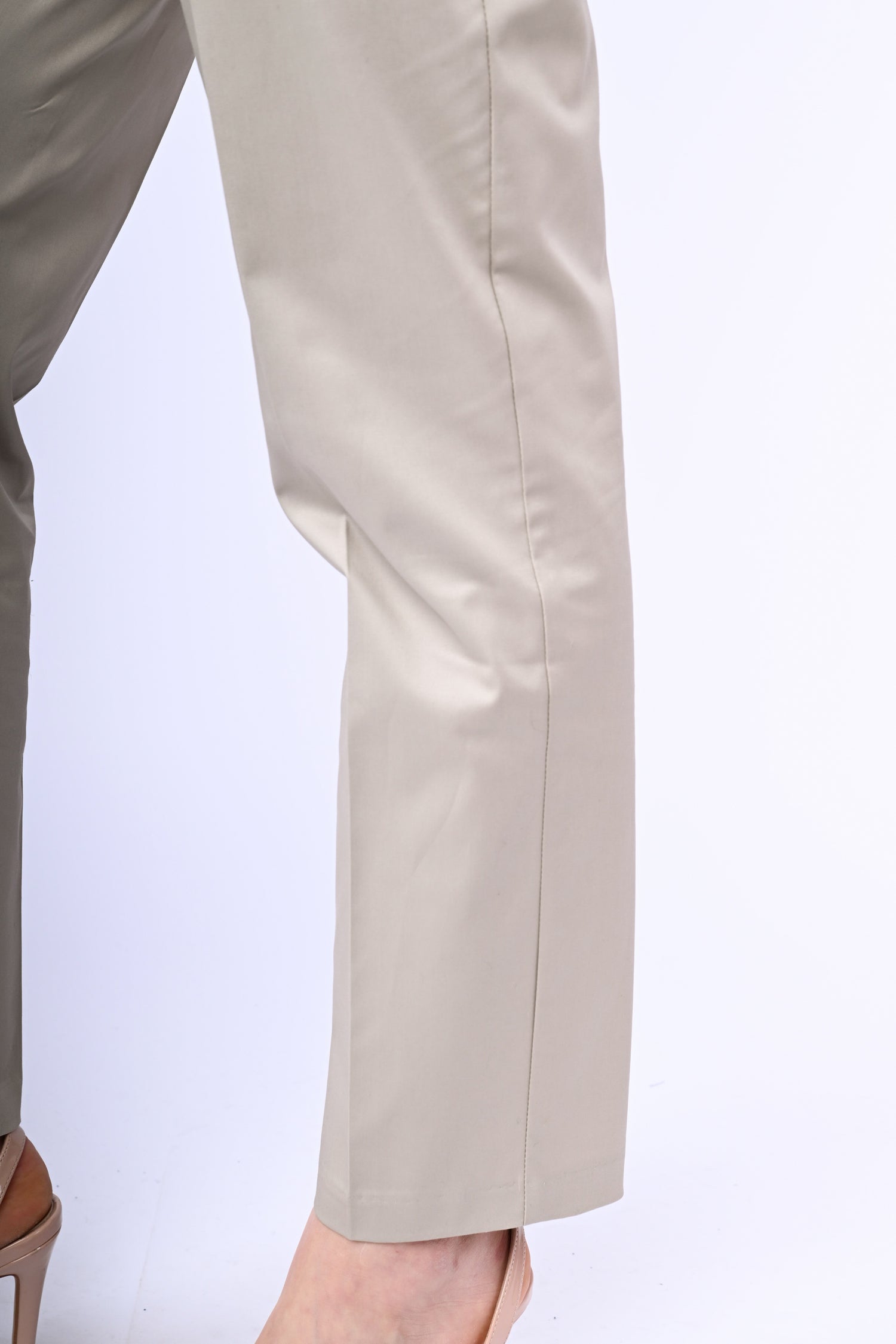 E4BE-24_4_4_8541c375-ee6f-496d-a79b-025a5bbb2cba